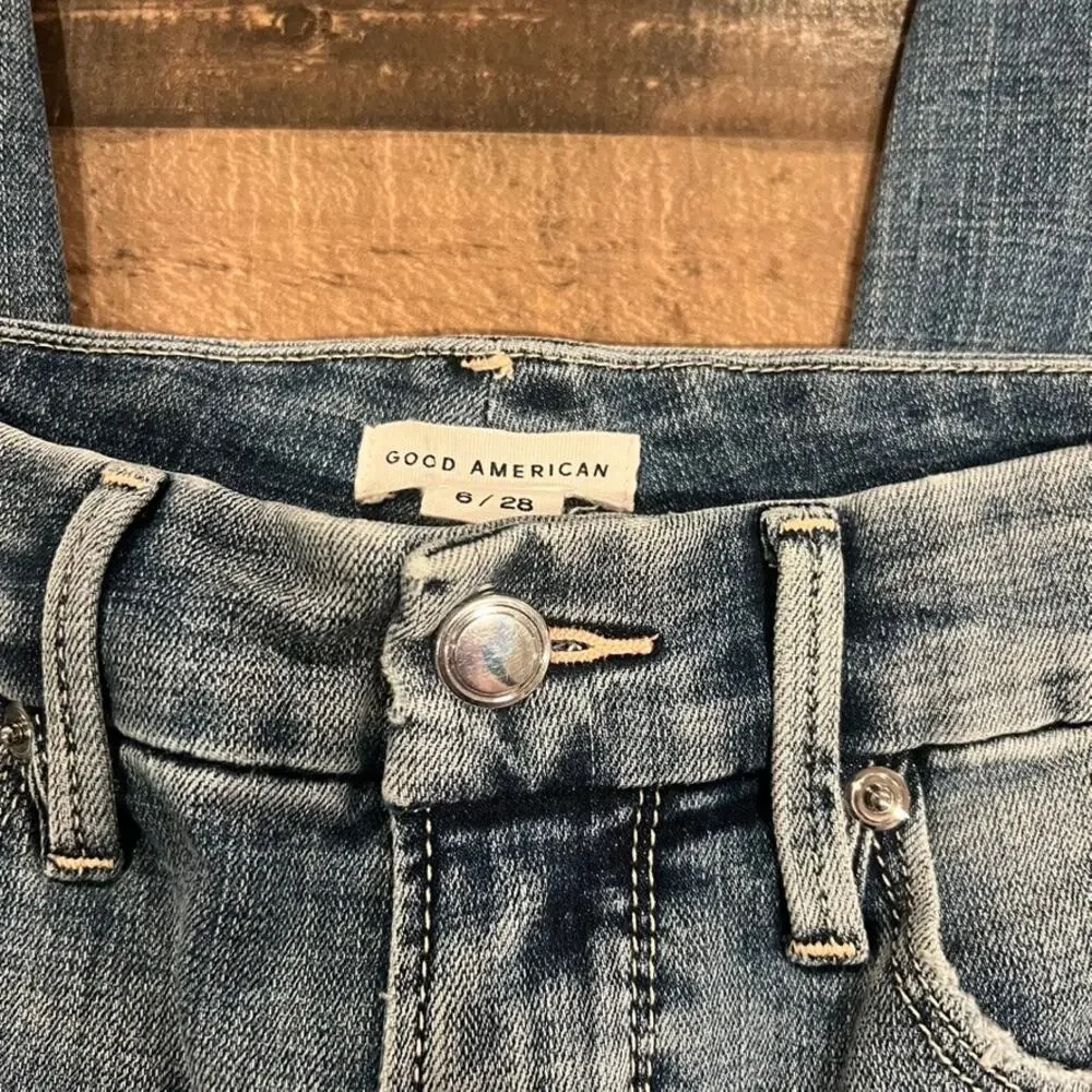 Good American Good Waist Crop Chew Hem Jeans Blue 634 - Picture 6 of 7